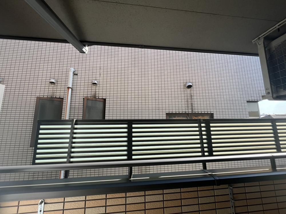 y]z@