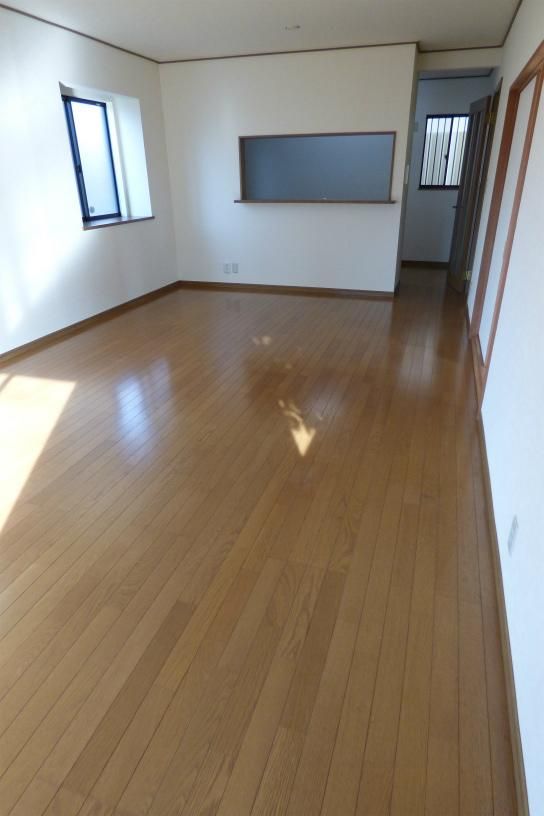 �y�����E���r���O�z�@