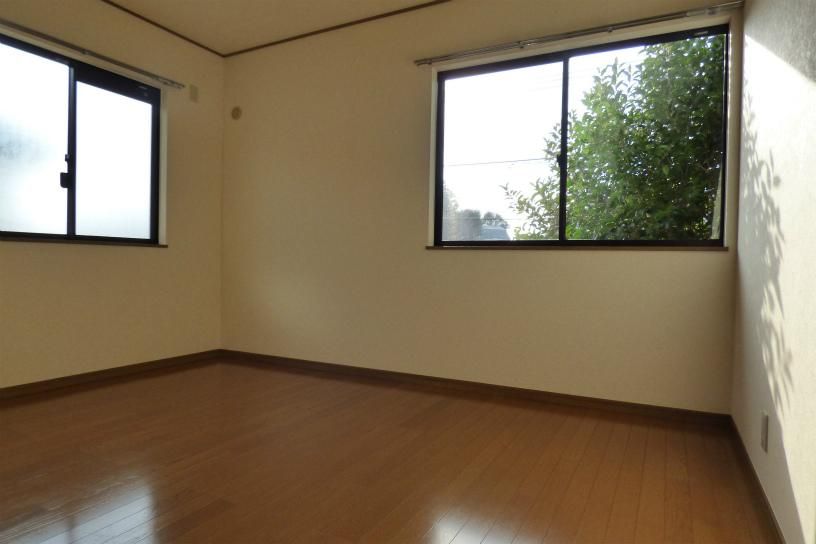 �y�����E���r���O�z�@