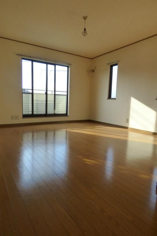 �y�����E���r���O�z�@