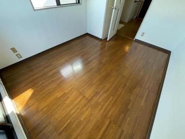 �y�����E���r���O�z�@