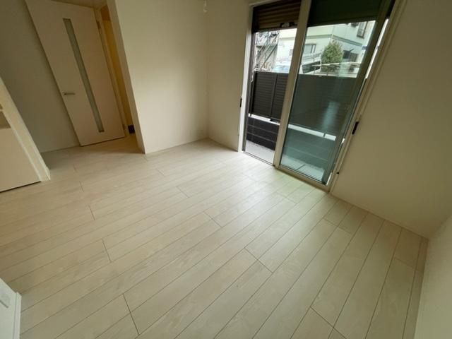 �y�����E���r���O�z�@