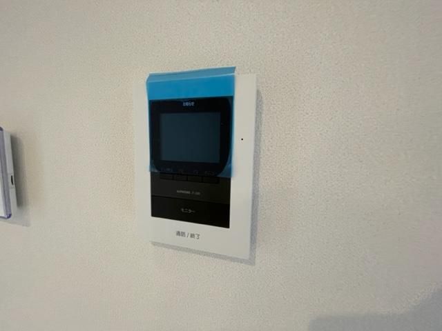 �y�Z�L�����e�B�z�@