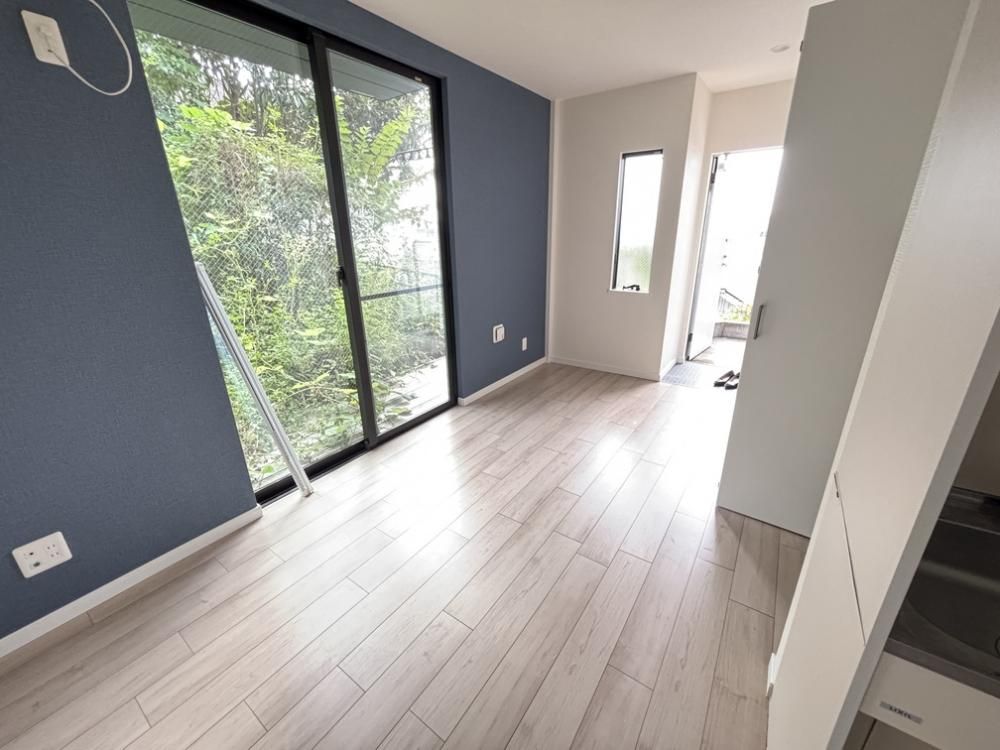 �y�����E���r���O�z�@