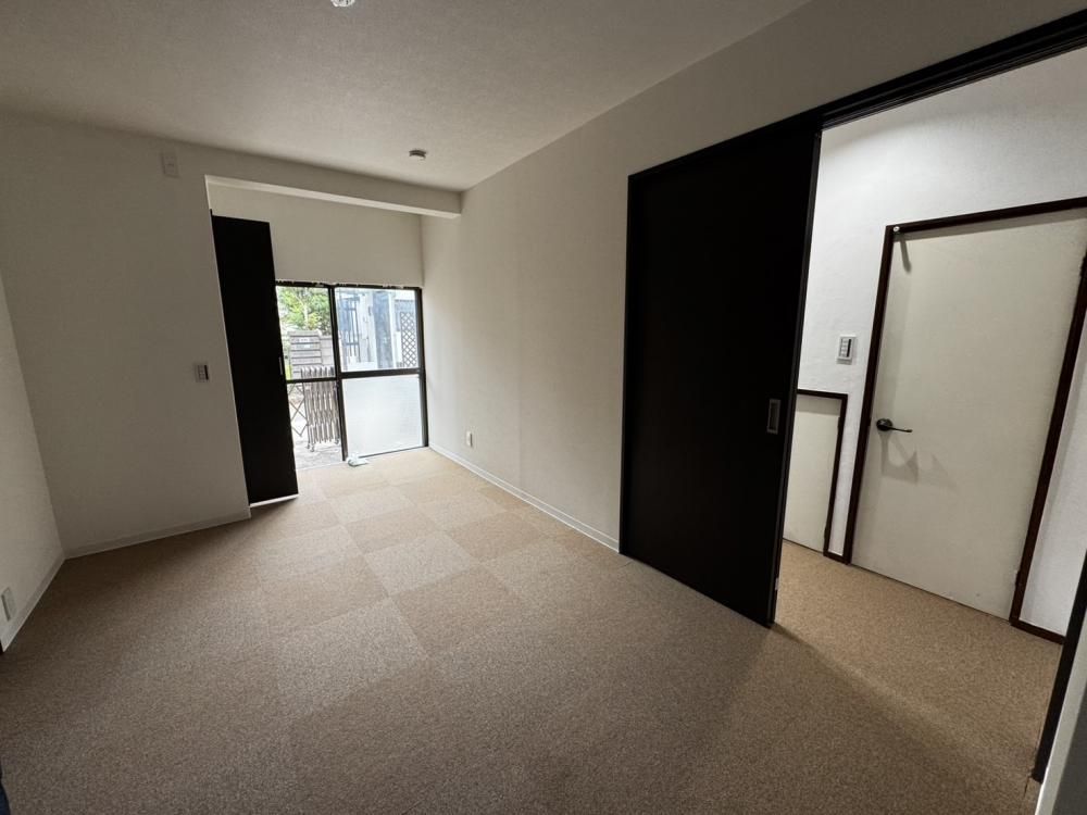 �y�����E���r���O�z�@