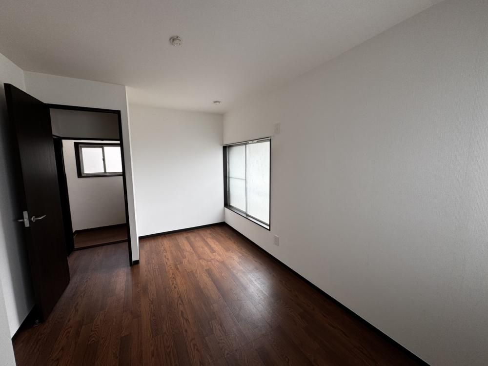 �y�����E���r���O�z�@