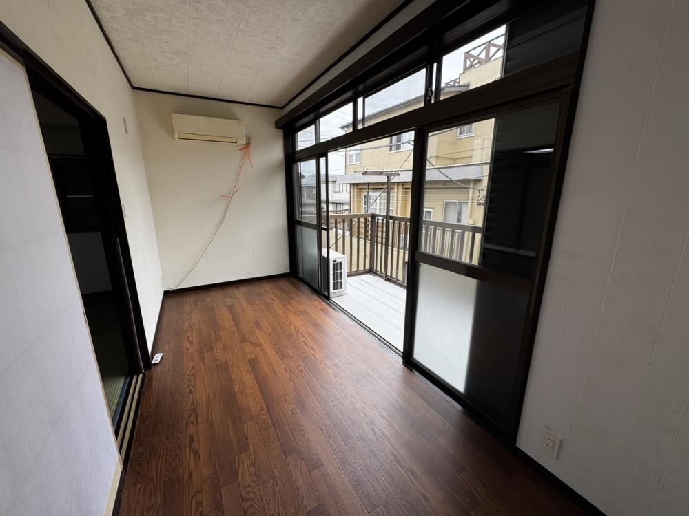 �y�����E���r���O�z�@