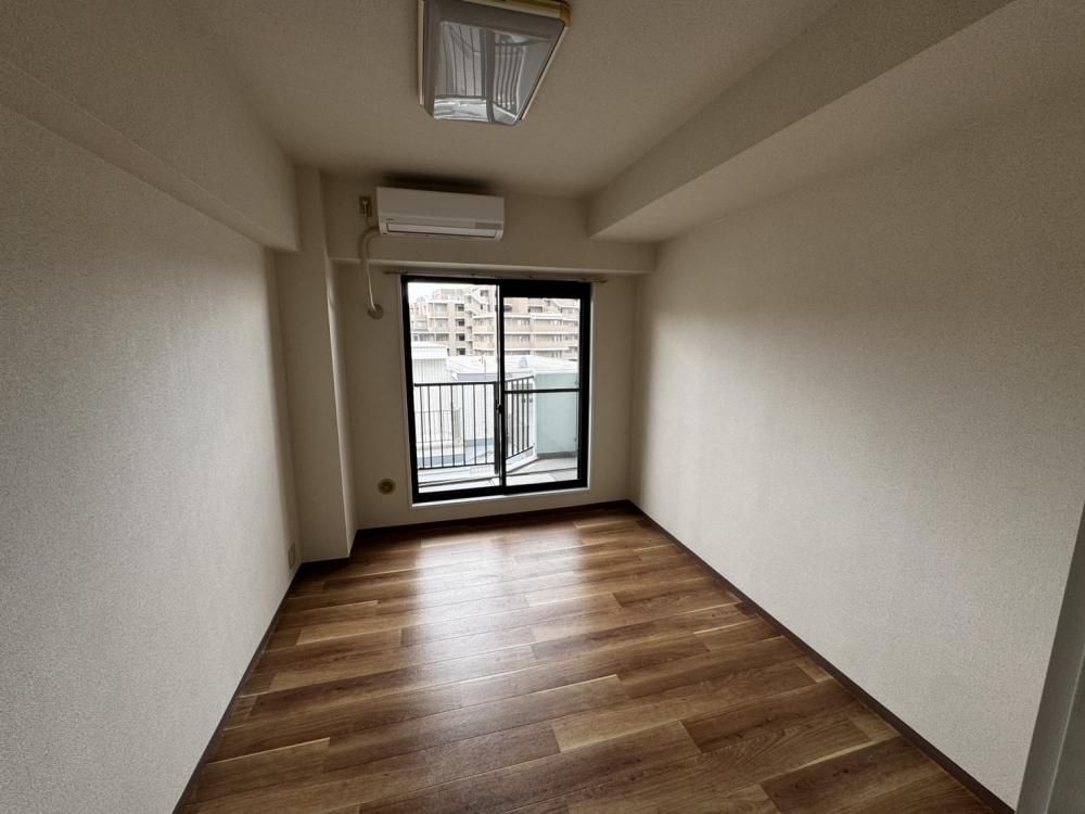 �y�����E���r���O�z�@