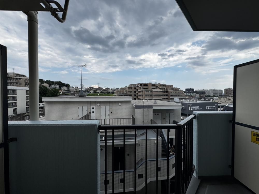 �y���]�z�@