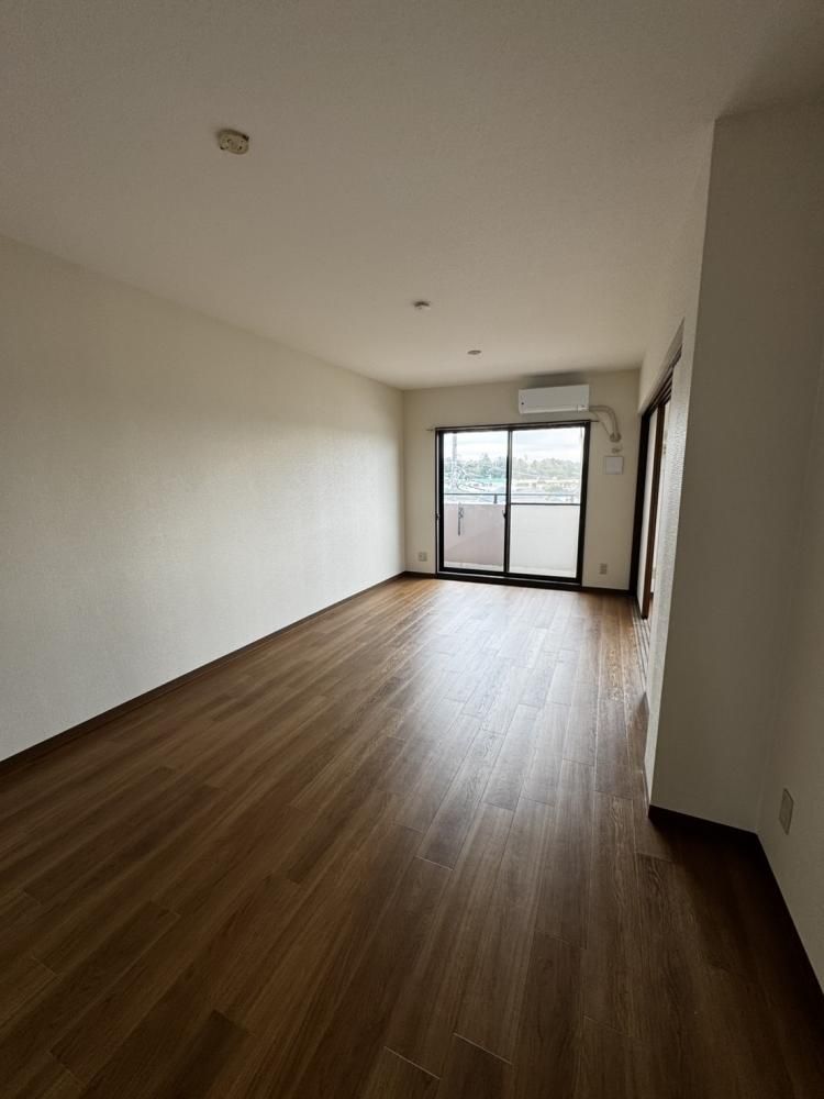 �y�����E���r���O�z�@