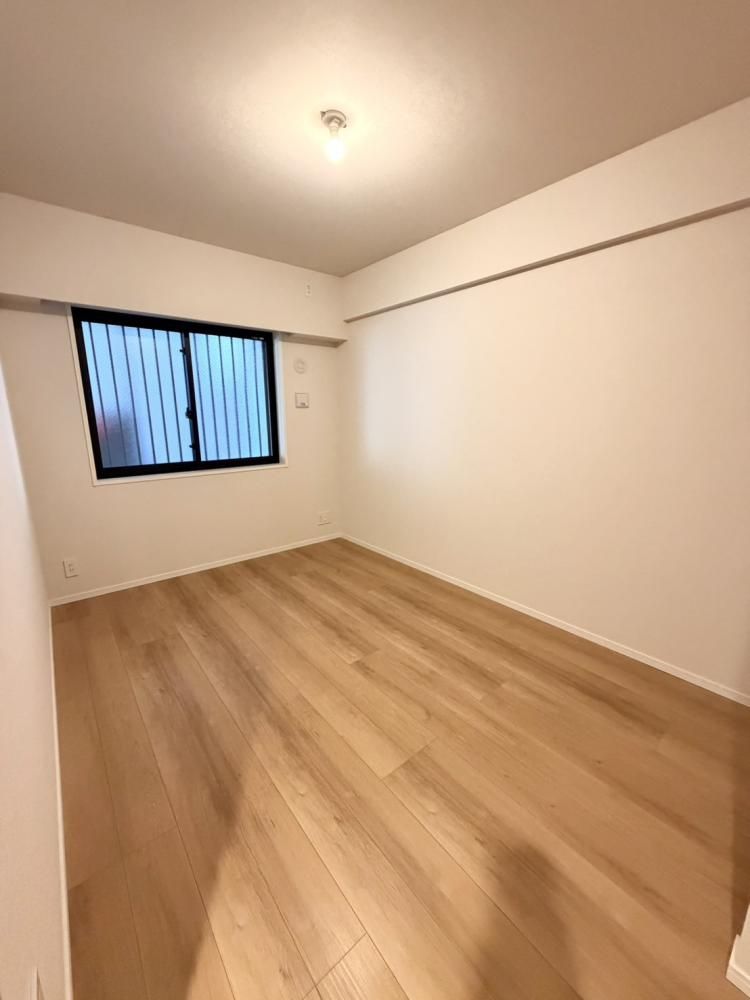 �y�����E���r���O�z�@