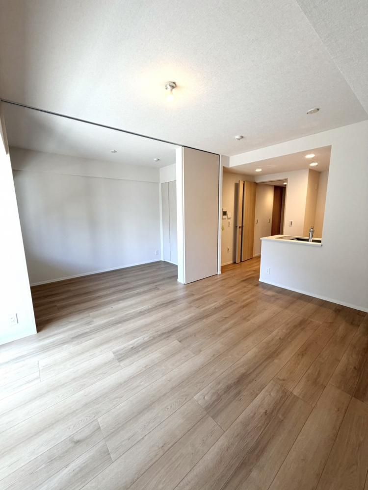 �y�����E���r���O�z�@