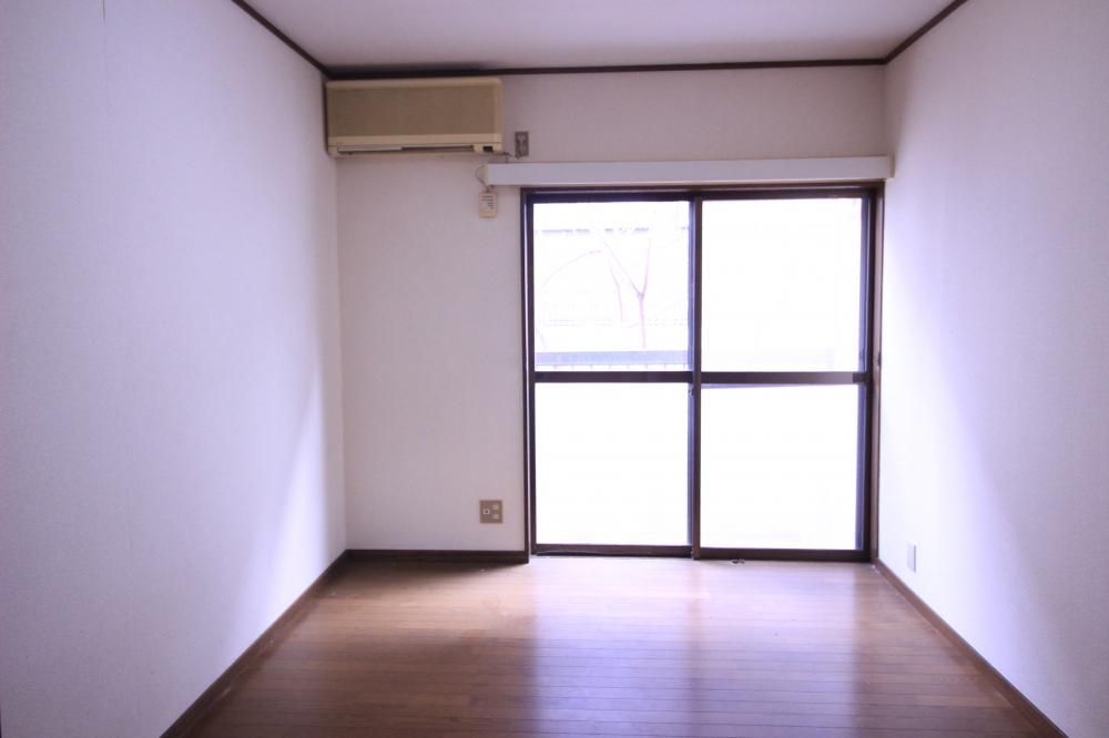 �y�����E���r���O�z�@