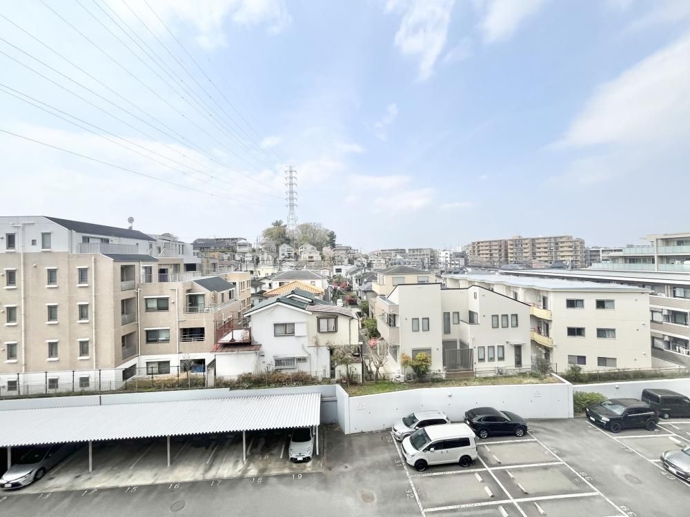 �y���]�z�@