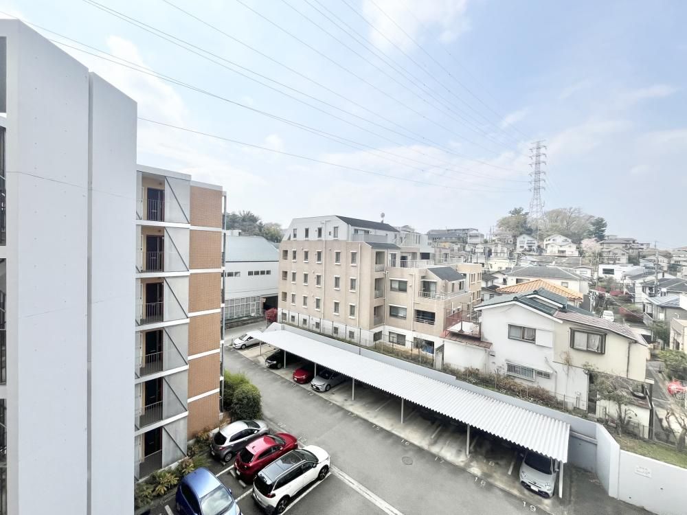 �y���]�z�@