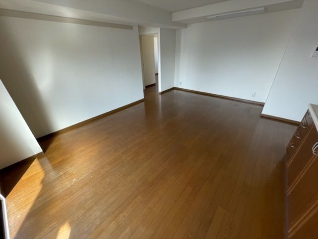 �y�����E���r���O�z�@